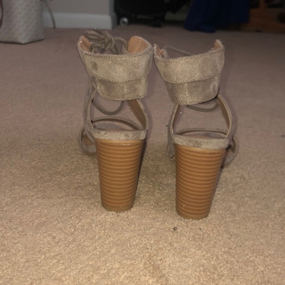 Heels that are cute but not too fancy - Picture 2 of 2